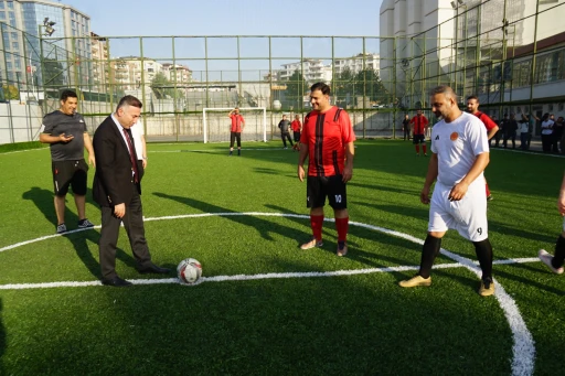 Başlama vuruşunu Rekt&ouml;r Demir yaptı