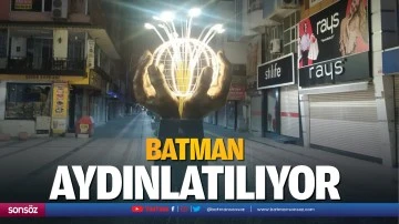 Batman aydınlatılıyor