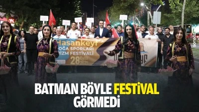 Batman b&ouml;yle festival g&ouml;rmedi; Şimdi eğlenme zamanı&hellip;