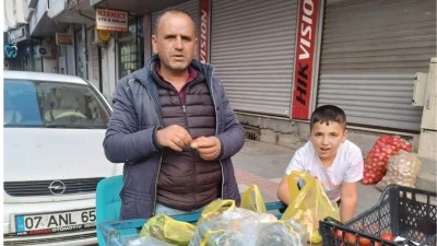 Batman'da 15 yıllık seyyar satıcı 