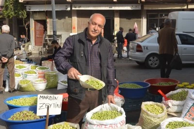 Batman&rsquo;da bir ayda 20 ton zeytin satılıyor