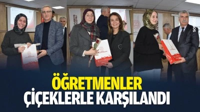 Batman&rsquo;da &ouml;ğretmenler &ccedil;i&ccedil;eklerle karşılandı