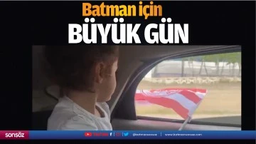 Batman i&ccedil;in b&uuml;y&uuml;k g&uuml;n