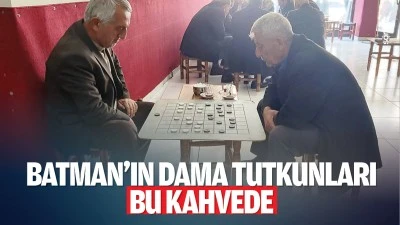 Batman&rsquo;ın dama tutkunları bu kahvede&hellip;