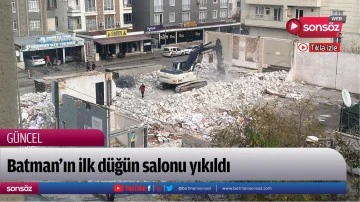 Batman&rsquo;ın ilk d&uuml;ğ&uuml;n salonu yıkıldı
