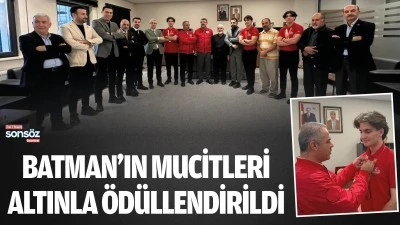 Batman&rsquo;ın mucitleri altınla &ouml;d&uuml;llendirildi