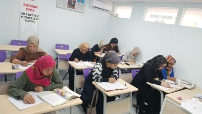 Batman SYDV, 50 kalemde yardım yapıyor