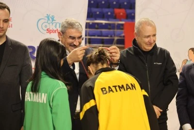 Batmanlı Kızlar T&uuml;rkiye &Uuml;&ccedil;&uuml;nc&uuml;s&uuml;