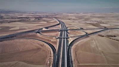 Bayramda otoyollardan 8,4 milyon ara&ccedil; ge&ccedil;ti