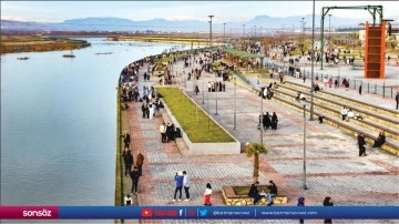 Bayramda parklar doldu taştı