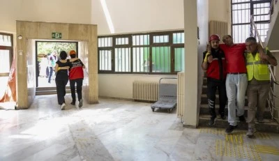 Belediye binasında deprem ve yangın tatbikatı