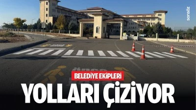 Belediye ekipleri, yolları &ccedil;iziyor