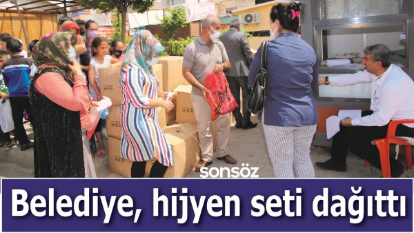 Belediye, hijyen seti dağıttı