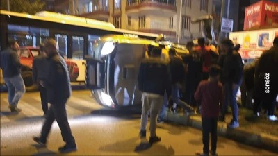 Belediye Otob&uuml;s&uuml;, ticari ara&ccedil;la &ccedil;arpıştı!