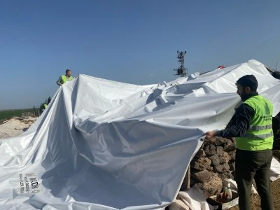 Belediyeden hortumun hasara yol a&ccedil;tığı mahallelere destek