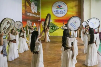 Bendir &ccedil;alan gen&ccedil;ler t&ouml;renlerin ve d&uuml;ğ&uuml;nlerin aranan grubu oldu