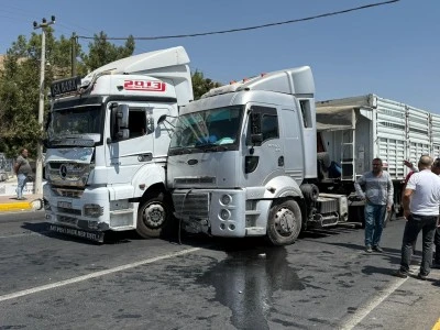  Beş aracın karıştığı zincirleme trafik kazasında 1 kişi yaralandı 