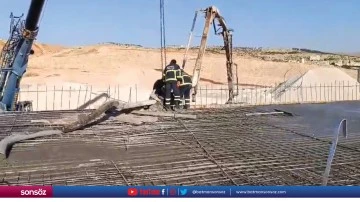 Beton pompasının kırılan kolunun altında kalan iş&ccedil;i &ouml;ld&uuml;