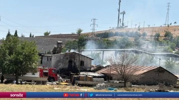 Bir depoda &ccedil;ıkan yangın eve sı&ccedil;radı