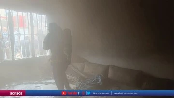 Bir evde &ccedil;ıkan yangında 3 kişi dumandan etkilendi