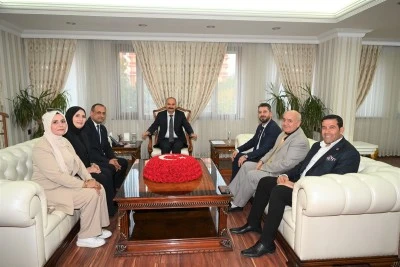 Bir Kalp G&ouml;n&uuml;ll&uuml;lerinden valiye ziyaret&hellip;