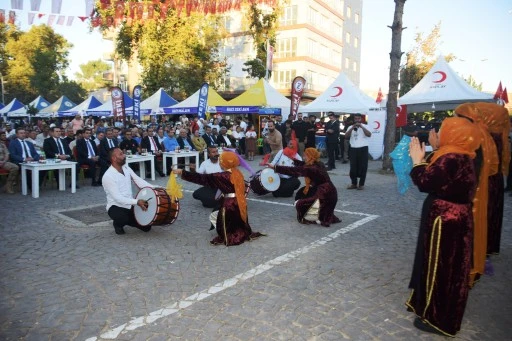 Birecik'te "Kelaynak ve Balcan Festivali" d&uuml;zenlendi