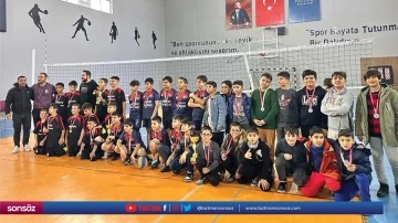 B&ouml;lge Karate Turnuvası d&uuml;zenlendi