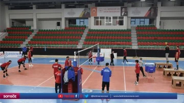 Bursa B&uuml;y&uuml;kşehir Belediyespor ma&ccedil;ı hazırlıklarını s&uuml;rd&uuml;rd&uuml;
