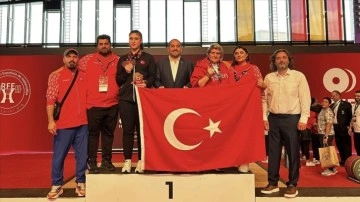 B&uuml;şra &Ccedil;an, D&uuml;nya Gen&ccedil;ler Halter Şampiyonasında 3 Madalya Kazandı
