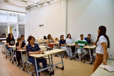 B&uuml;y&uuml;kşehir Belediyesi yurttaşlara İşaret Dili Kursu veriyor