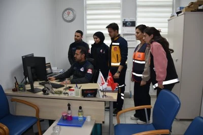 &Ccedil;ağrı Merkezi operat&ouml;rleri, AA'nın "Yılın Kareleri" oylamasına katıldı