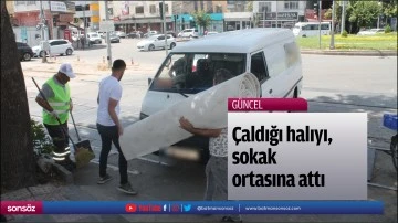 &Ccedil;aldığı halıyı, sokak ortasına attı