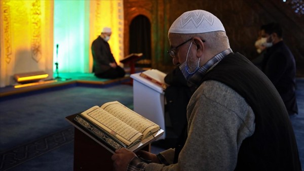 Camiler ramazanda yeniden mukabele halkalarıyla buluştu