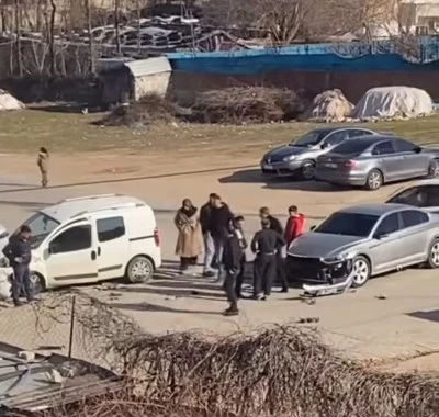 &Ccedil;amlıtepe&rsquo;de maddi hasarlı kaza