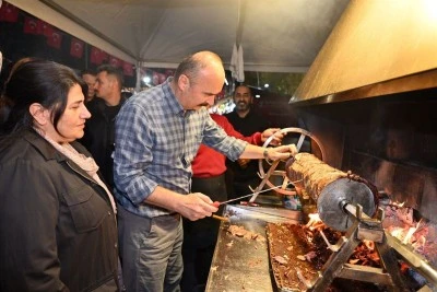Canalp &ccedil;ifti, fuarı gezdi
