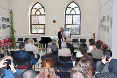 &Ccedil;ay&ouml;n&uuml; Tepesi: 60 Yıl 60 An" Fotoğraf Sergisi ve S&ouml;yleşi &Ccedil;anakkale&rsquo;de Ger&ccedil;ekleşti