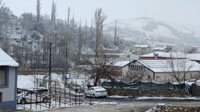 &Ccedil;elikhan'da kar etkili oluyor