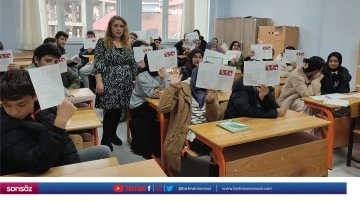 &Ccedil;elikhan'da &ouml;ğrenciler karnelerini aldı