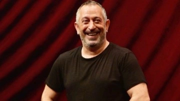 Cem Yılmaz Tim Show Center'da 'Pek Yakında - Extr Act' Performansından Elde Edilen Geliri Bağışladı
