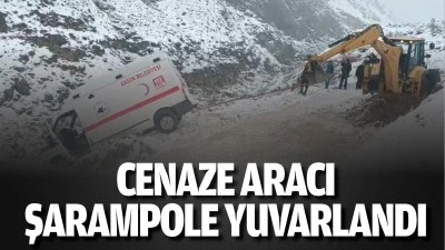 Cenaze aracı şarampole yuvarlandı