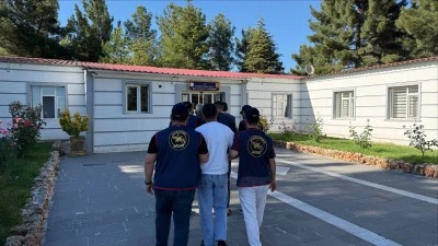 &Ccedil;eşitli su&ccedil;lardan aranan 24 kişi yakalandı