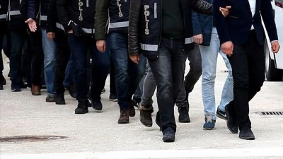 &Ccedil;eşitli su&ccedil;lardan aranan 3 zanlı tutuklandı