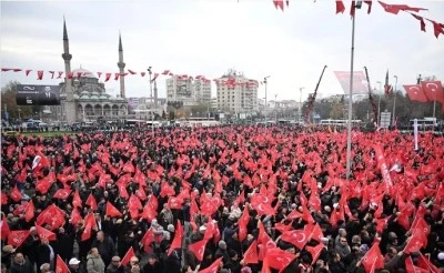 CHP Genel Başkanı &Ouml;zel, partisinin mitinginde konuştu