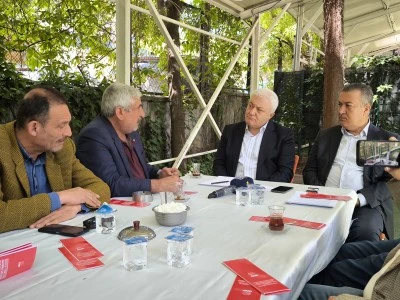 CHP İzmir Milletvekili &Ouml;zkan, Siirt'te basın mensuplarıyla bir araya geldi