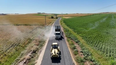 &Ccedil;ınar ve Bismil&rsquo;i birbirine bağlayan yol asfaltlanıyor