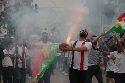 Cizre'de Amed Sportif Faaliyetler'in S&uuml;per Lig'e y&uuml;kselmesi sevin&ccedil;le karşılandı