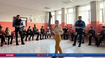 Cizre'de &ouml;ğrencilere polislik mesleği tanıtıldı