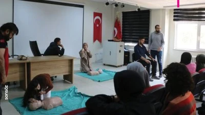 Cizre'de &ouml;ğretmenlere ilk yardım eğitimi verildi