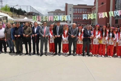 Cizre'de "Maarifin Kalbinde Marifetli Gen&ccedil;lik" sergisi a&ccedil;ıldı