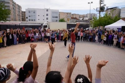 &Ccedil;ocuk Bahar Şenliği&rsquo;ne yoğun ilgi